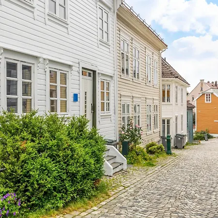 Homerentals - Behind Bryggen & Historic Cobblestone Streets - 2 Floor Renovated From February 2025 3* Bergen