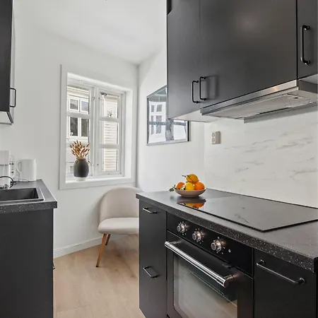 Homerentals - Behind Bryggen & Historic Cobblestone Streets - 2 Floor Renovated From February 2025 Aparthotel Bergen