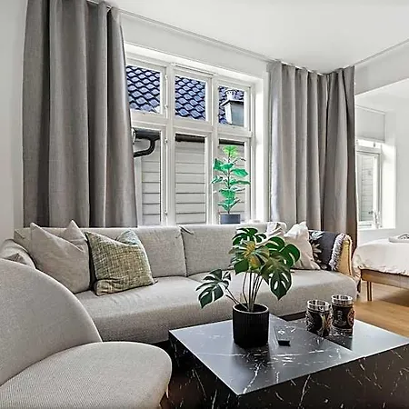 Homerentals - Behind Bryggen & Historic Cobblestone Streets - 2 Floor Renovated From February 2025 Apart Otel 3*