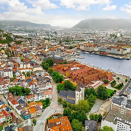 Homerentals - Behind Bryggen & Historic Cobblestone Streets - 2 Floor Renovated From February 2025