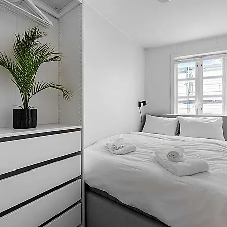 Homerentals - Behind Bryggen & Historic Cobblestone Streets - 2 Floor Renovated From February 2025 3*
